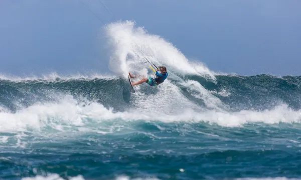 Kiteboarding Lesson on the Sunshine Coast - 4 Hours 