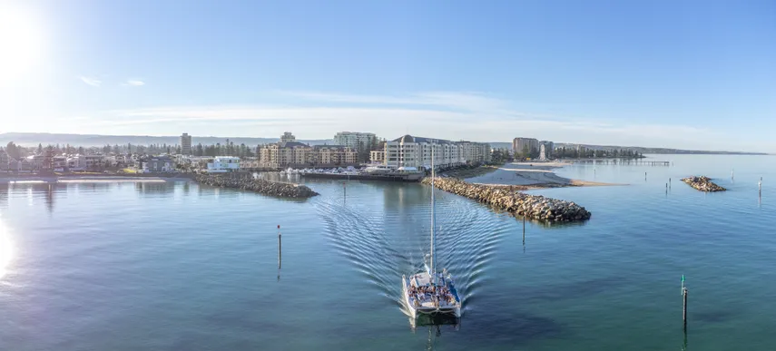 Cruise and Swim with Wild Dolphins - Adelaide