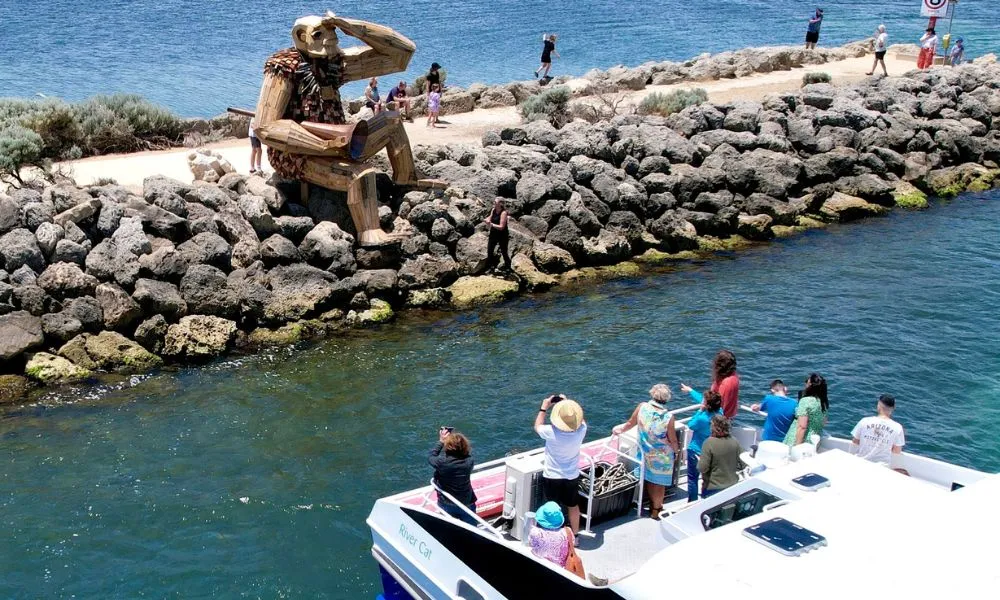 Mandurah Giants & Dolphin Sightseeing Cruise | Experience OZ-3