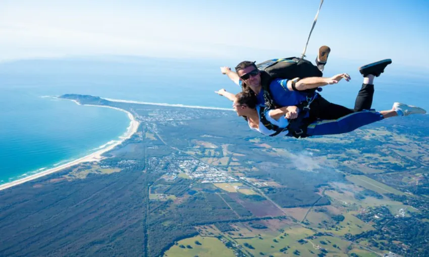 Tandem Skydive Up To 15,000ft, Weekday - Byron Bay