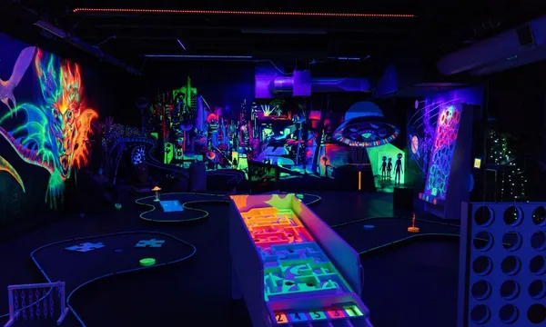 Queenstown Indoor Putt 'n' Glow Experience