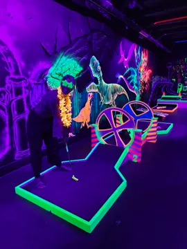 Putt'n'Glow UV Minigolf at Thrillzone Queenstown