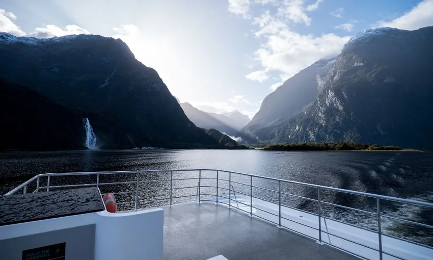Milford Sound Maiden of Milford Cruise - 2.30pm | Experience Oz