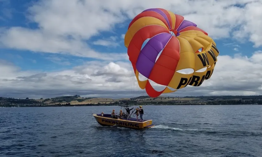Lake Taupo Parasailing - 12 Minutes | Experience Oz