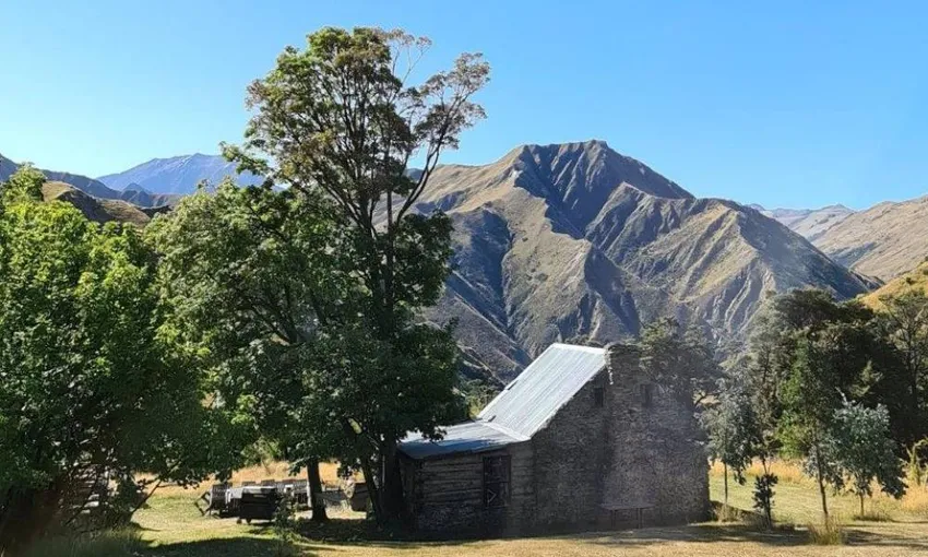 Private Heli Flight from Queenstown with BBQ | Experience Oz