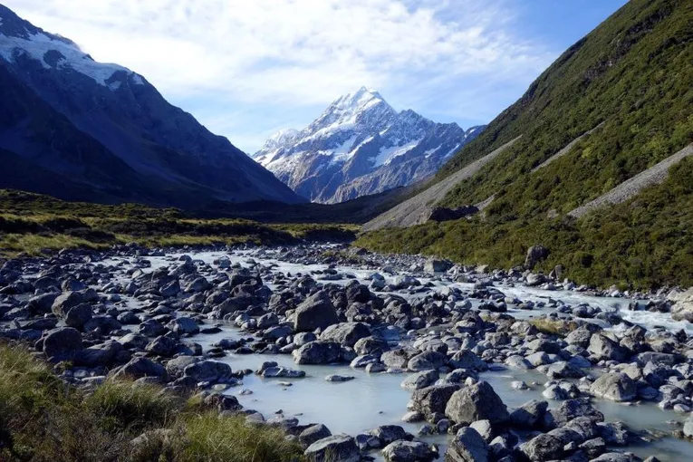 Queenstown to Christchurch via Mt Cook & Lake Tekapo | Experience Oz