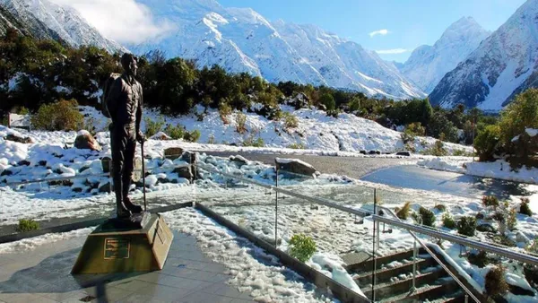 Queenstown to Christchurch via Mt Cook Small Group Tour - One Way