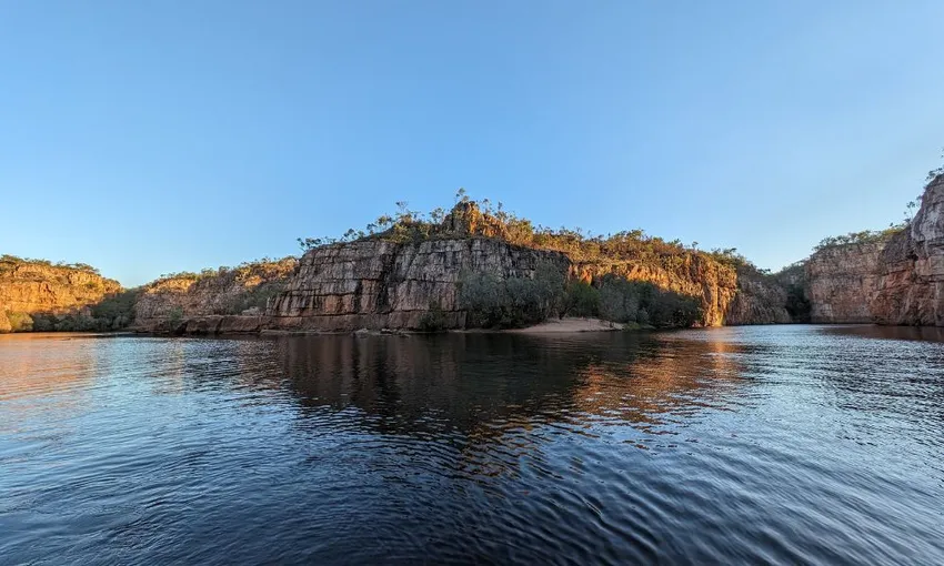Nabilil Dreaming Sunset Tour & Dinner Cruise | Experience OZ