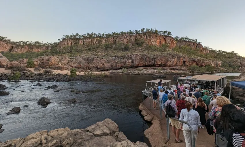 Nabilil Dreaming Sunset Tour & Dinner Cruise | Experience OZ