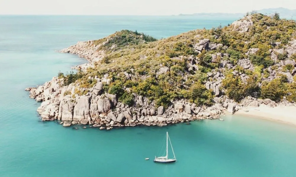 Magnetic Island Scenic Flight and Sailing Adventure | Experience Oz-3
