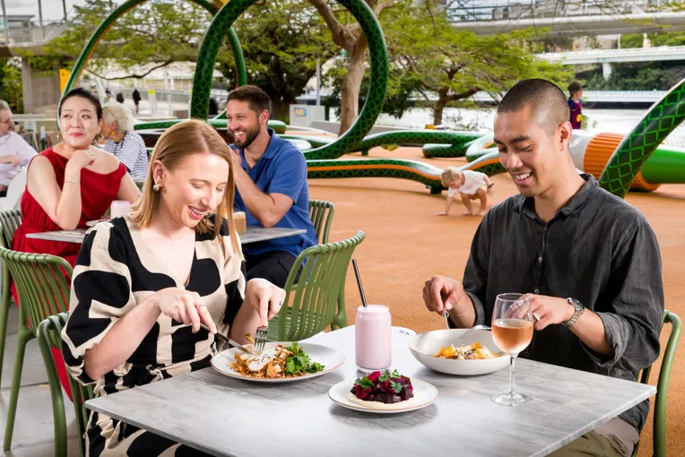 Queensland Art Gallery & Gallery of Modern Art Tour with Lunch | Experience Oz