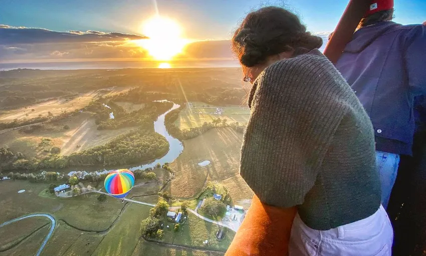 Byron Bay Sunrise Hot Air Balloon Flight & Breakfast at The Farm 