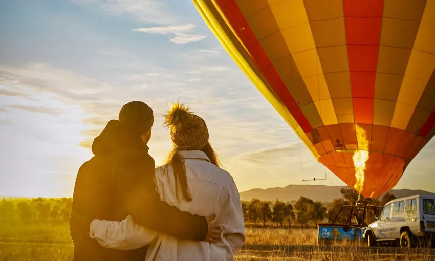  Mudgee Sunrise Hot Air Balloon with Breakfast, 1 Hour
