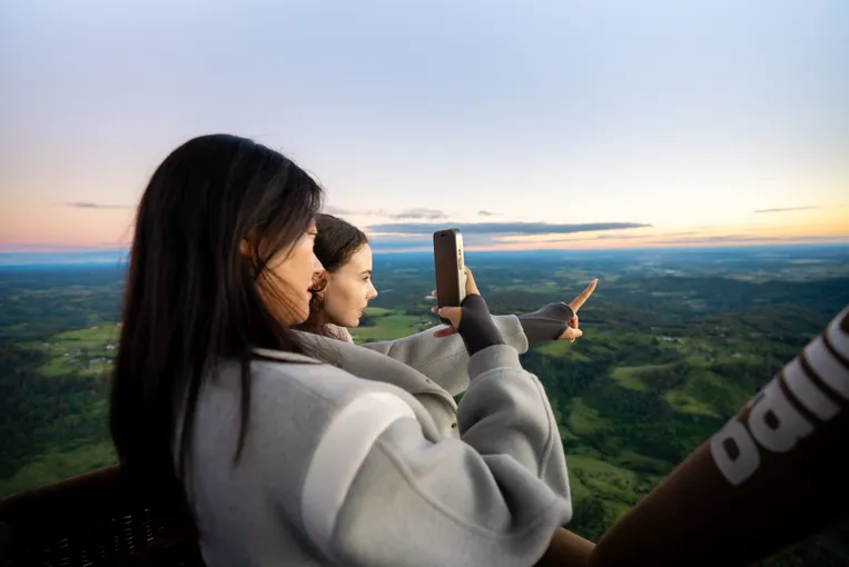 Sunrise Hot Air Balloon - Breakfast Included - Macarthur Region