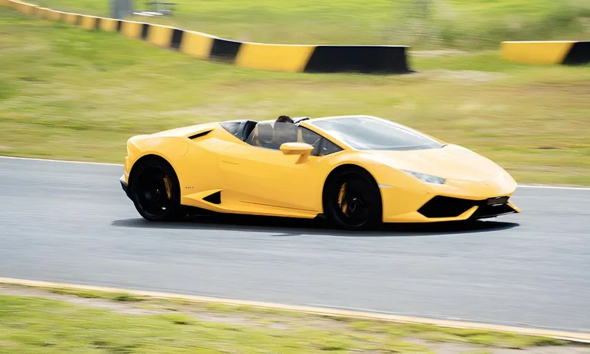 Toro Lamborghini Supercar Drive, 6 Laps - Melbourne