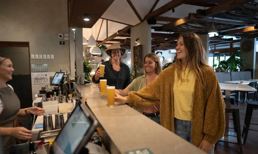 Byron Bay Guided Horse Trail Ride with Pub Lunch | Experience Oz