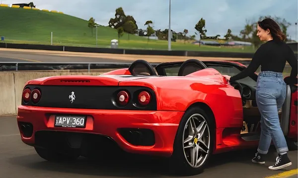 Rosso Ferrari Supercar Drive, 6 Laps - Melbourne