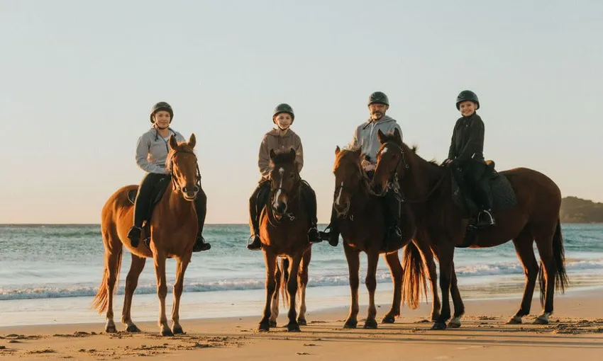Byron Bay Sunrise or Sunset Horse Ride - 2 Hours | Experience Oz
