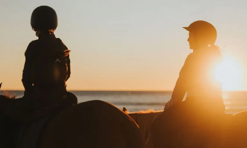 Byron Bay Sunrise or Sunset Horse Ride - 2 Hours | Experience Oz