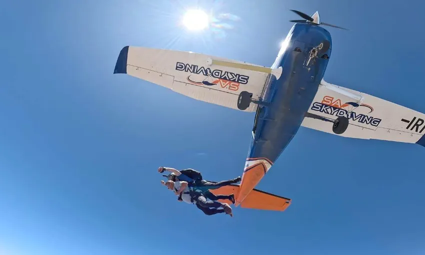 Tandem Skydive 7500ft - Langhorne Creek, SA