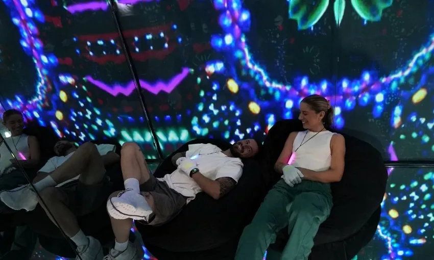 Infinity Attraction Entry 