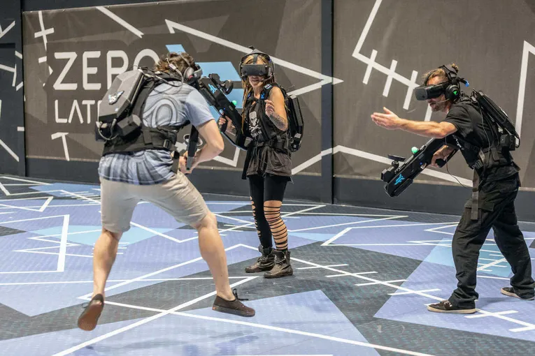  Free Roam Virtual Reality Game, 30 Minutes 