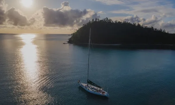 Whitsundays Sailing and Overnight Stay Adventure - 2 Nights Spank Me