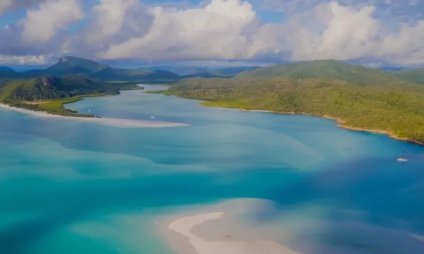 Whitsundays Sailing and Overnight Stay Adventure - 2 Nights Spank Me