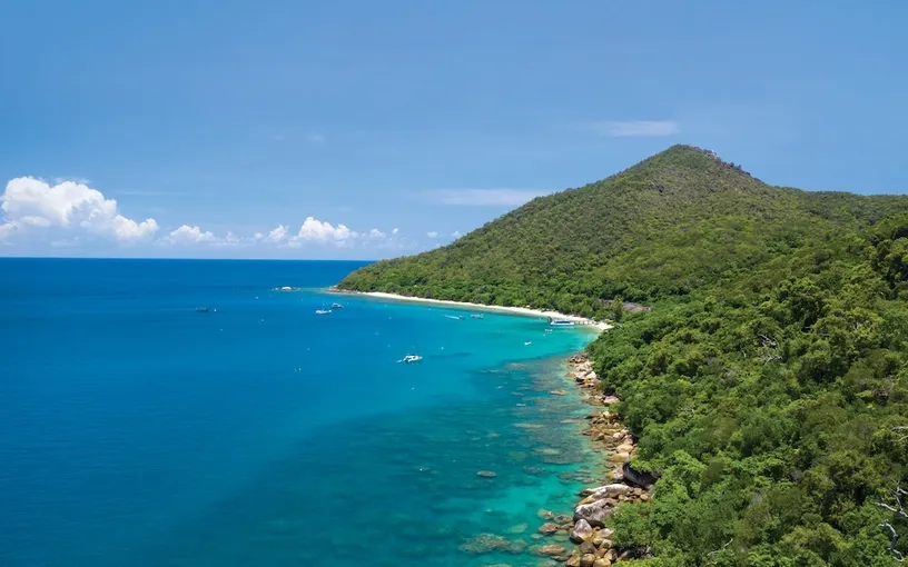 Reef Magic Pontoon & Fitzroy Island - 2 Days | Experience Oz 