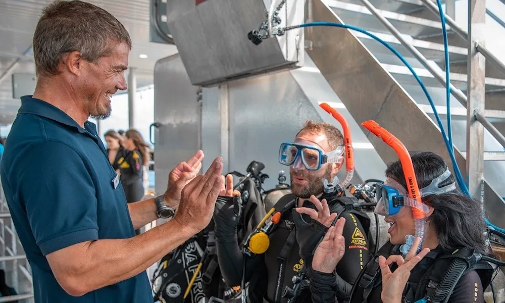 Reef Magic Pontoon & Fitzroy Island - 2 Days | Experience Oz -4