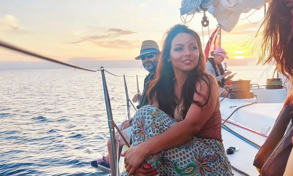 Brindabella Sunset and Bubbles Sail | Experience OZ-2