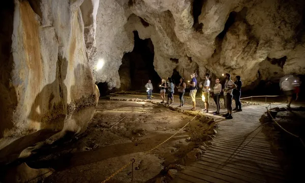 Chillagoe Caves and Outback Towns, Full Day - Cairns