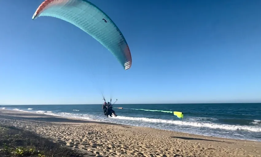 Cairns Coastal Tandem Paraglide - 20 Minutes