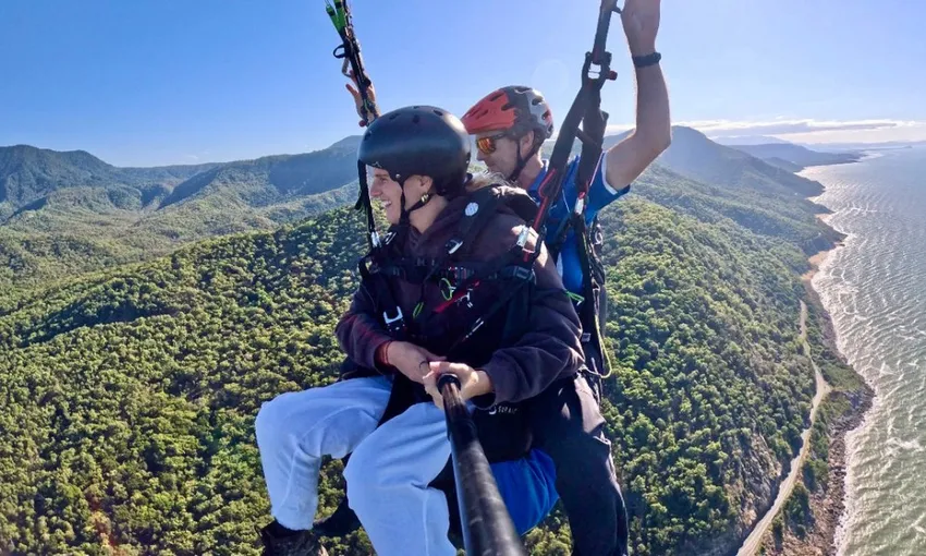 Cairns Coastal Tandem Paraglide - 20 Minutes