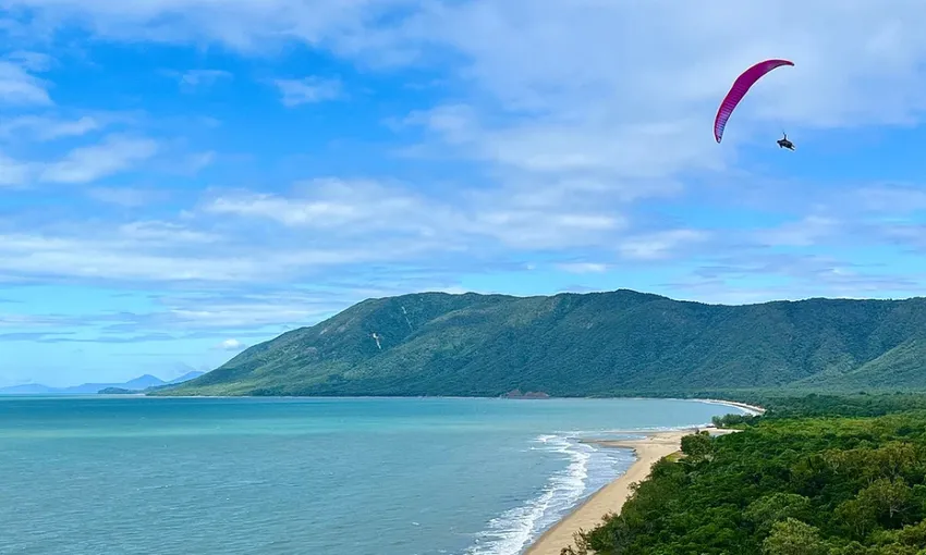 Cairns Coastal Tandem Paraglide - 20 Minutes