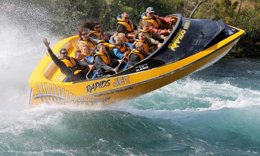 Jet Boat Ride on the Waikato River | Experience Oz + NZ