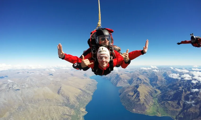 Tandem Skydive up to 9,000ft, 3.5 Hours - Queenstown 