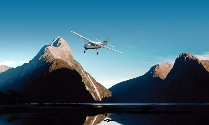 Milford Sound Fly | Land | Fly with Air Milford