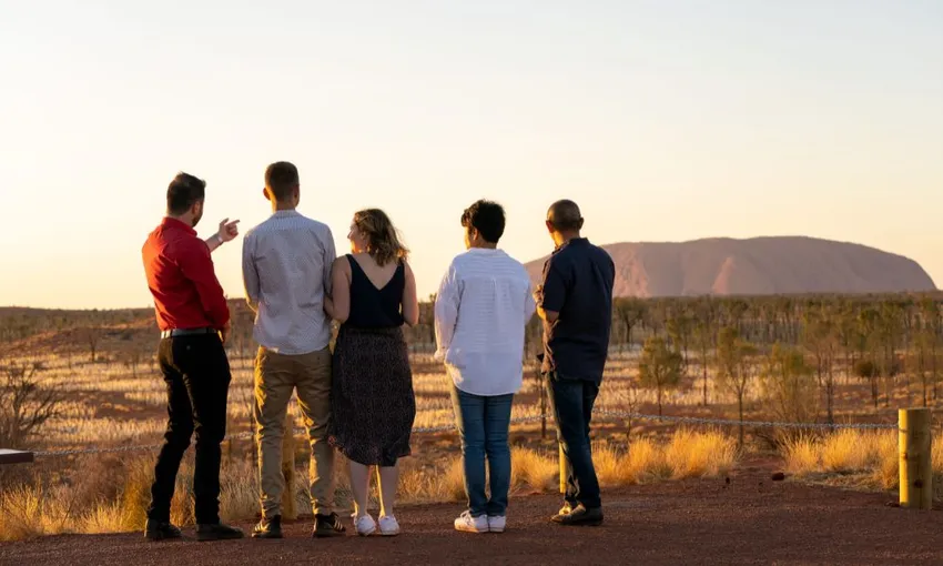 Uluru Sunset Viewing Tour with Sparkling Wine & Canapes