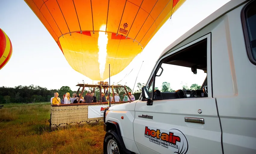 Hot Air Balloon Flight with Breakfast & Alpacas | Experience Oz