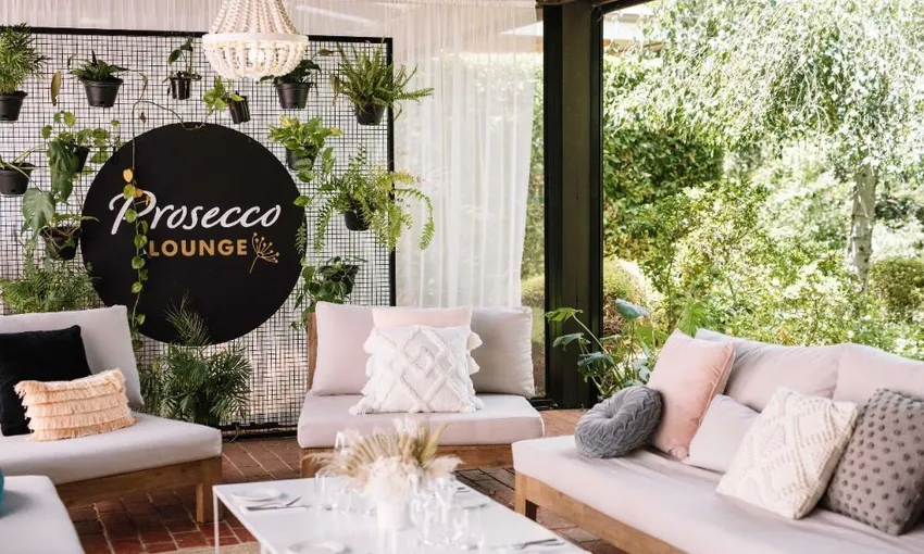 Prosecco Brunch at Brown Brothers Vineyard | Experience Oz