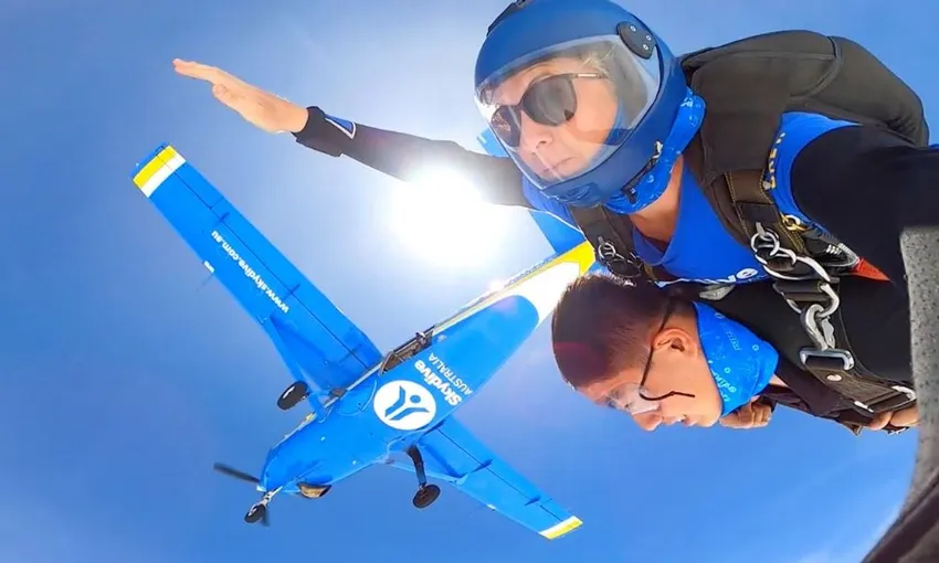 Cairns Tandem Skydive up to 15,000ft with transfers | Experience Oz