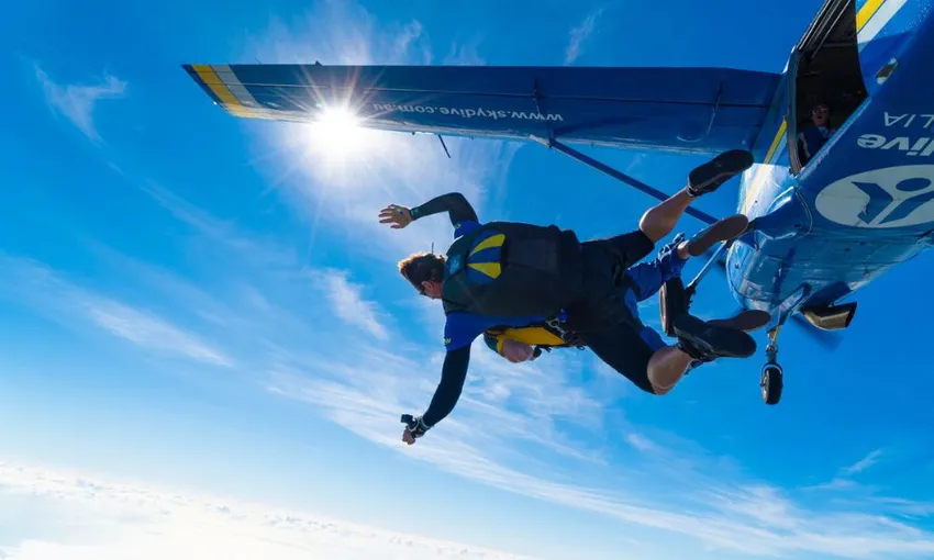 Cairns Tandem Skydive up to 15,000ft with transfers | Experience Oz