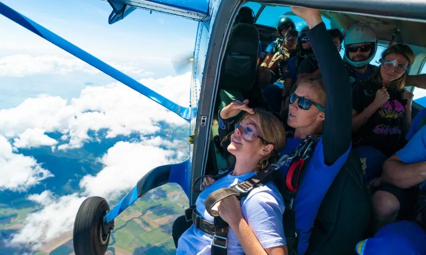 Cairns Tandem Skydive up to 15,000ft with transfers | Experience Oz