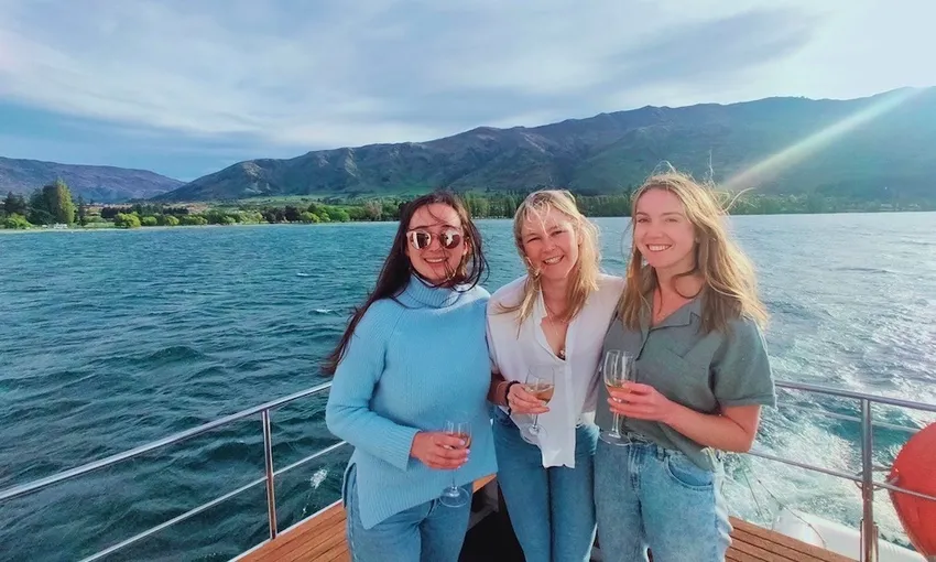 1 Hour Twilight Lake Wanaka Cruise - Book Now | Experience Oz