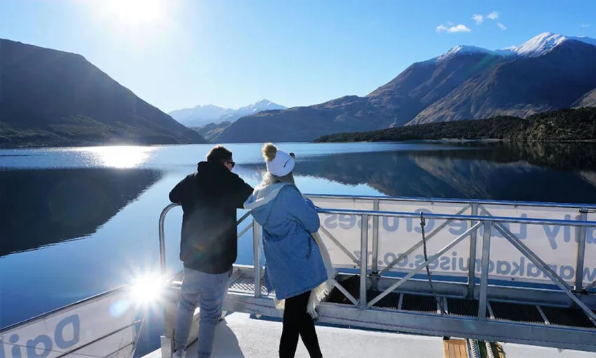 1 Hour Twilight Lake Wanaka Cruise - Book Now | Experience Oz