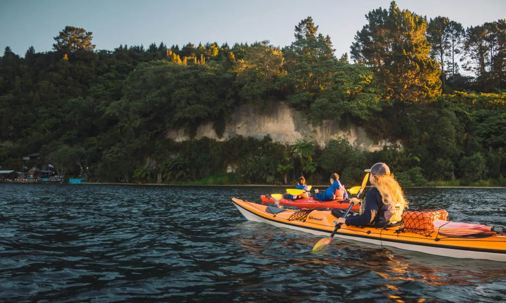 Rotorua Evening Starlight Kayak Tour with Glowworms | Experience Oz-1