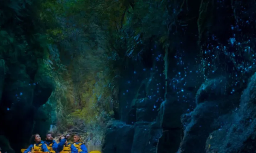 Rotorua Evening Big Kanu Starlight Tour With Glowworms | Experience Oz