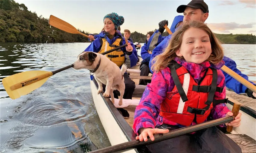 Rotorua Evening Big Kanu Starlight Tour With Glowworms | Experience Oz