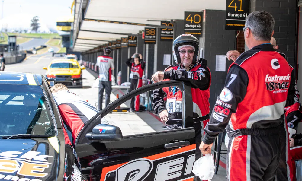 Sydney V8 6 Drive Laps and 2 Hot Laps Combo | Experience Oz-2